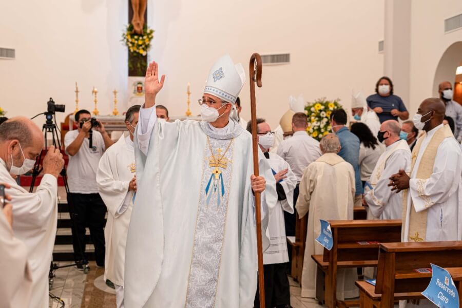 Novo Bispo da Diocese de Colatina, Lauro Sérgio Versiani Barbosa toma posse