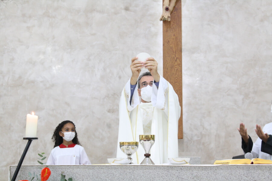 Formação Litúrgica, Ficha 57: Tomar nas mãos o pão e o vinho: preparar a mesa... - Apresentar as oferendas...