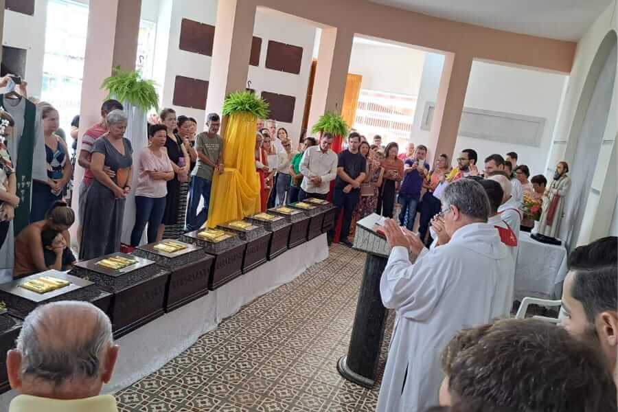 Cripta é inaugurada na Festa de São Marcos em homenagem aos Padres Missionários Combonianos.